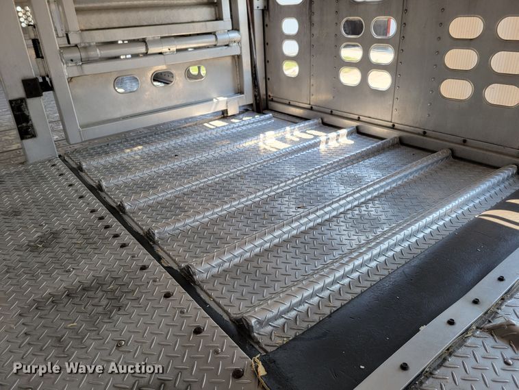 image for item DM8040 2002 Wilson PSDCL-311  livestock trailer