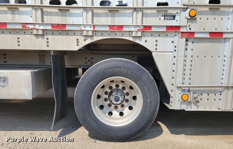 image for item DM8040 2002 Wilson PSDCL-311  livestock trailer