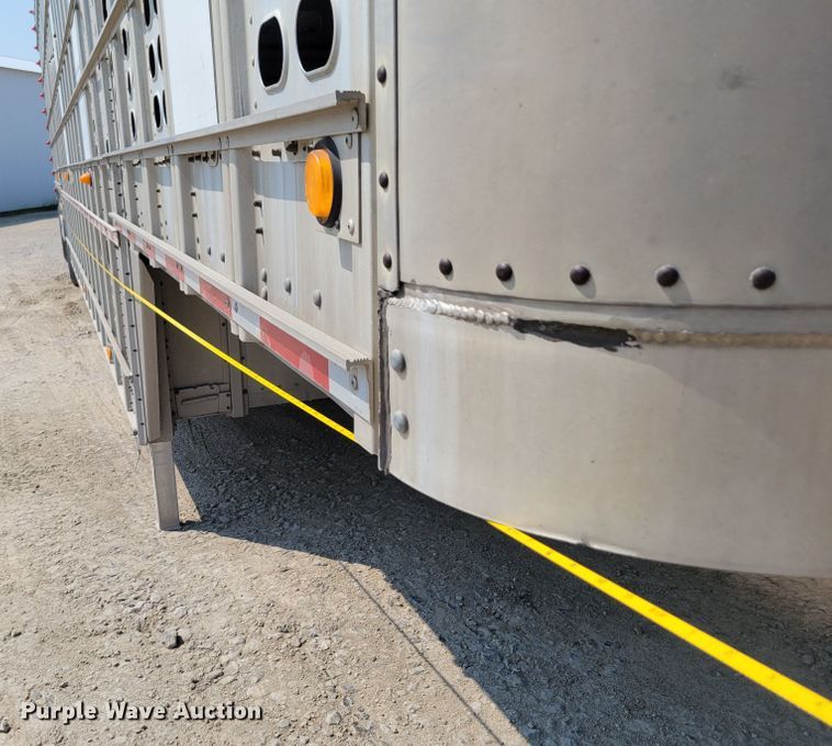image for item DM8040 2002 Wilson PSDCL-311  livestock trailer