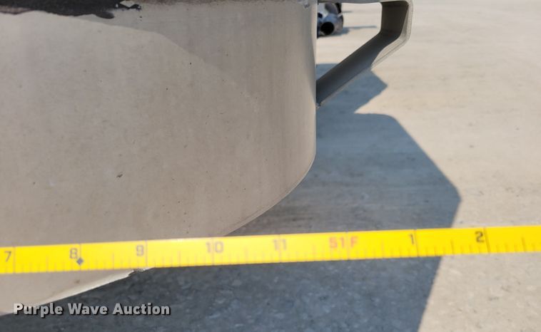 image for item DM8040 2002 Wilson PSDCL-311  livestock trailer