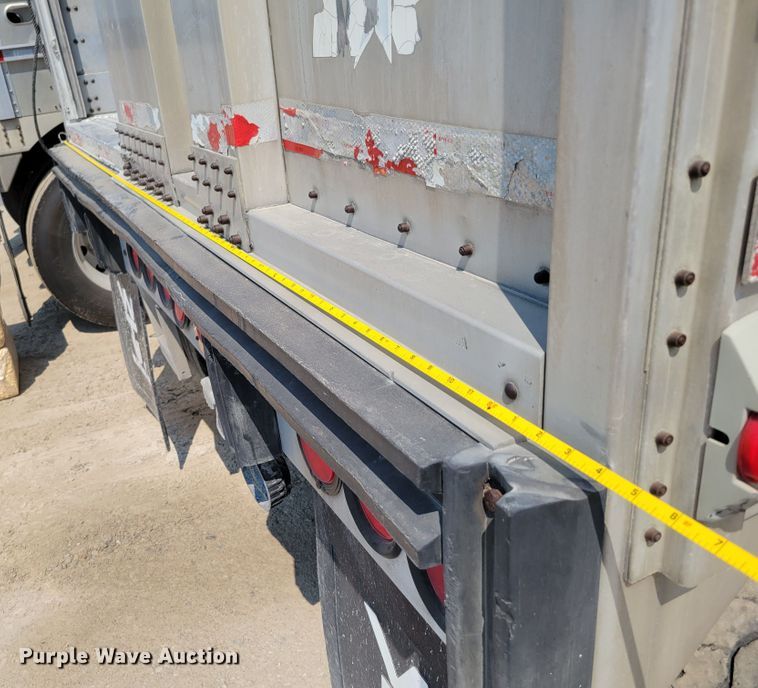 image for item DM8040 2002 Wilson PSDCL-311  livestock trailer