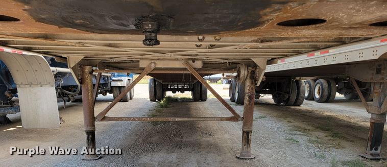 image for item DM8041 2002 Guthrie Wilkins TR  walking floor trailer