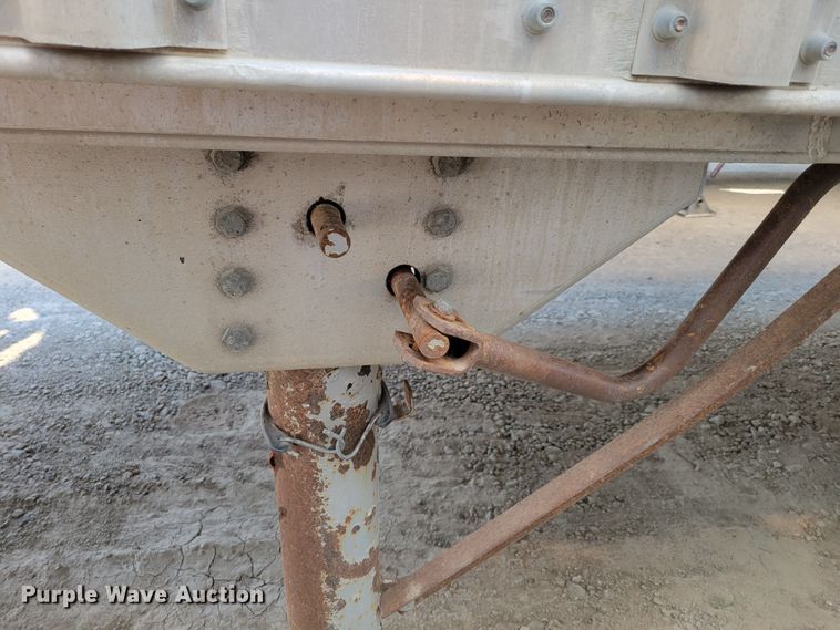 image for item DM8041 2002 Guthrie Wilkins TR  walking floor trailer