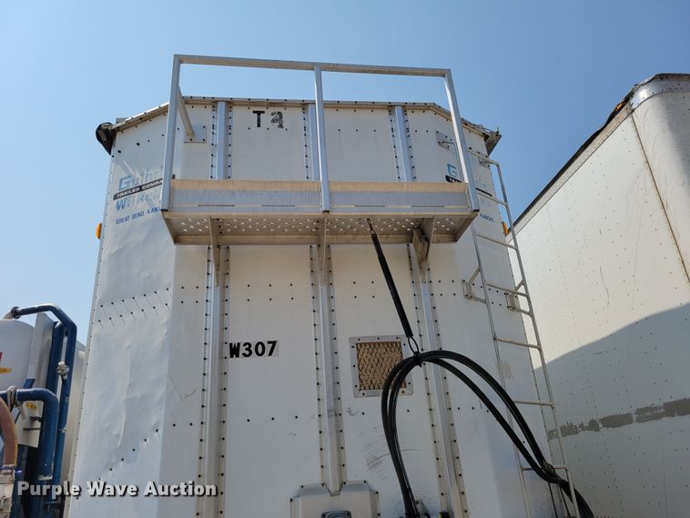 image for item DM8041 2002 Guthrie Wilkins TR  walking floor trailer