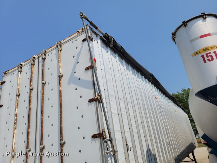 image for item DM8041 2002 Guthrie Wilkins TR  walking floor trailer