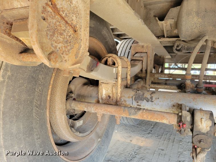 image for item DM8041 2002 Guthrie Wilkins TR  walking floor trailer