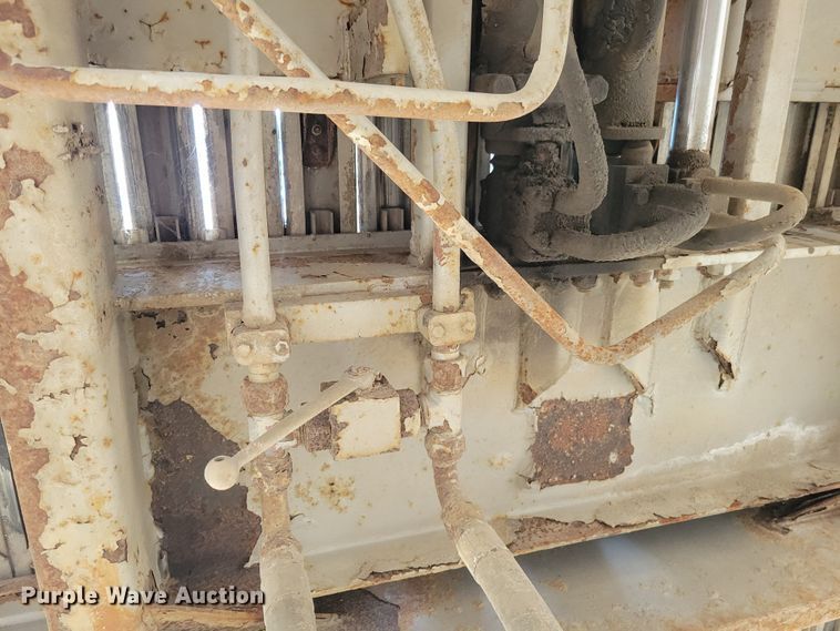 image for item DM8041 2002 Guthrie Wilkins TR  walking floor trailer