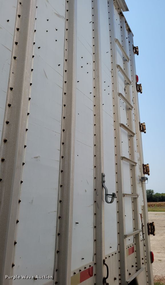 image for item DM8041 2002 Guthrie Wilkins TR  walking floor trailer