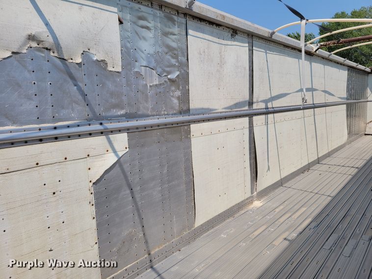 image for item DM8041 2002 Guthrie Wilkins TR  walking floor trailer