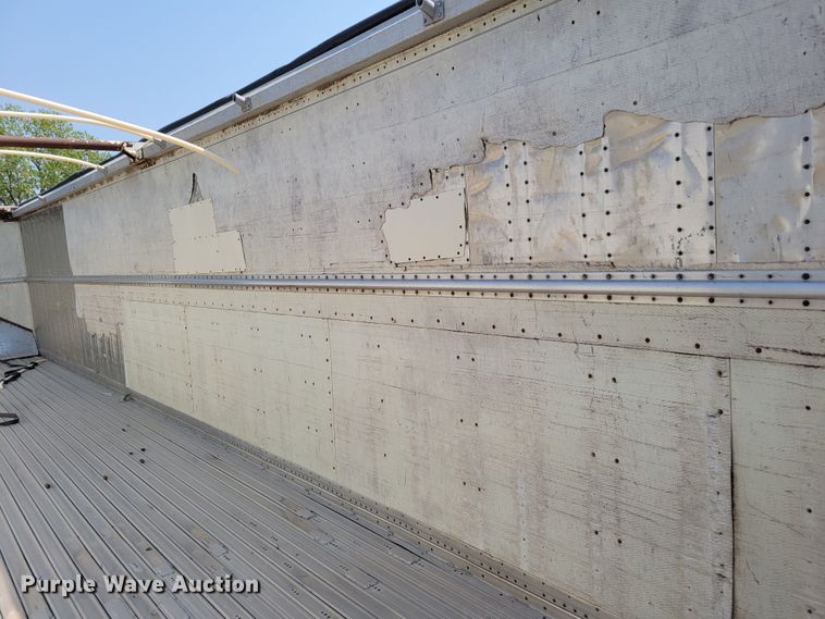 image for item DM8041 2002 Guthrie Wilkins TR  walking floor trailer