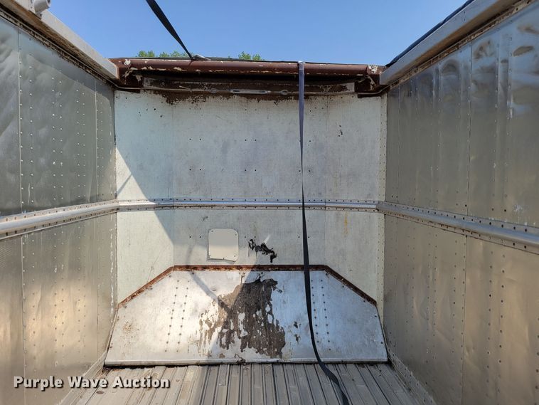 image for item DM8041 2002 Guthrie Wilkins TR  walking floor trailer