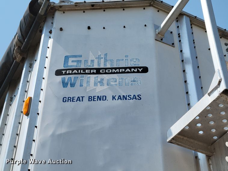 image for item DM8041 2002 Guthrie Wilkins TR  walking floor trailer