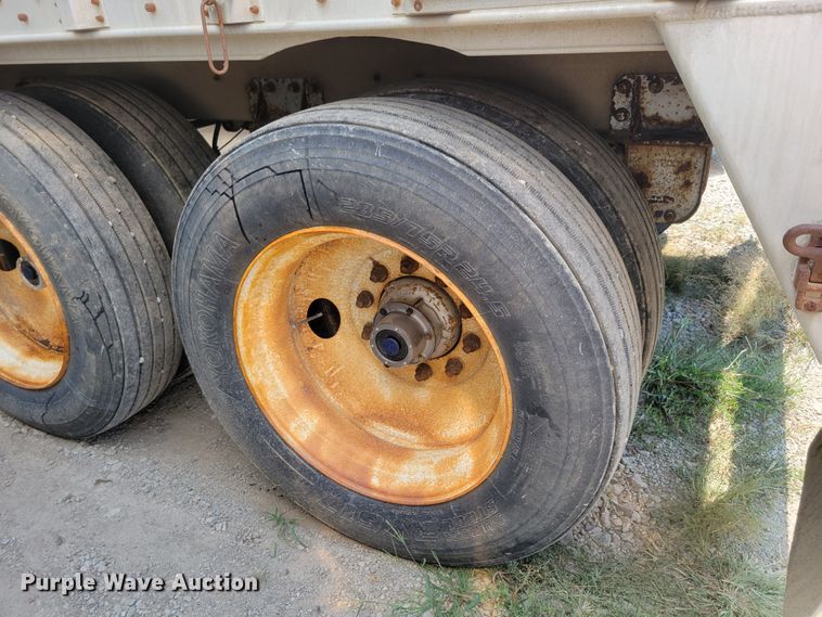 image for item DM8041 2002 Guthrie Wilkins TR  walking floor trailer