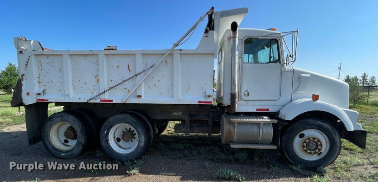 image for item DN5148 1995 Kenworth T450  dump truck