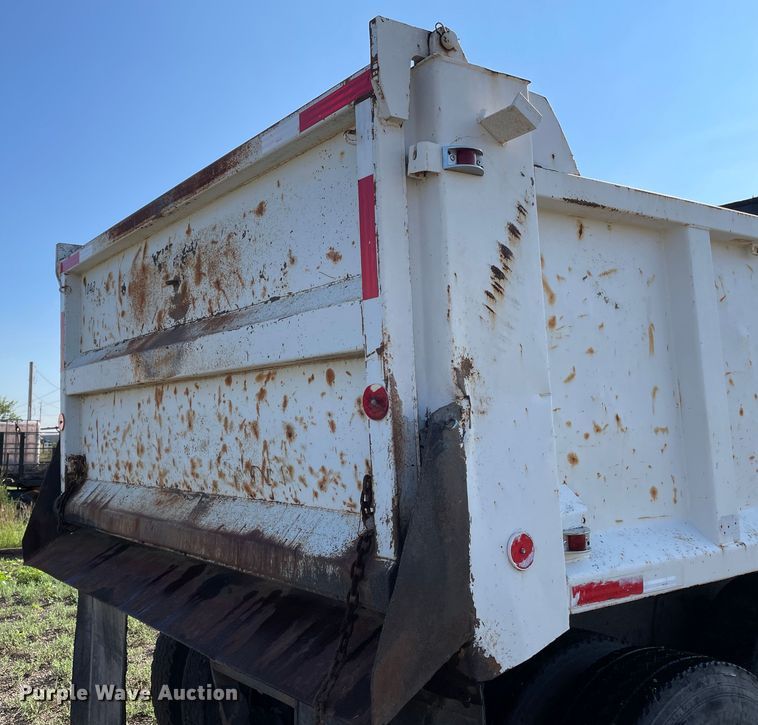 image for item DN5148 1995 Kenworth T450  dump truck