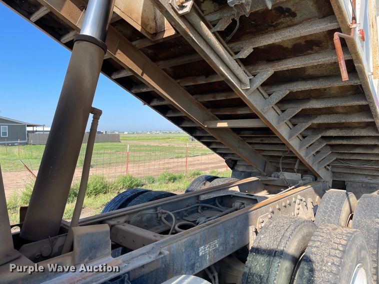 image for item DN5148 1995 Kenworth T450  dump truck