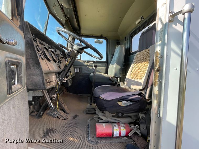 image for item DN5148 1995 Kenworth T450  dump truck