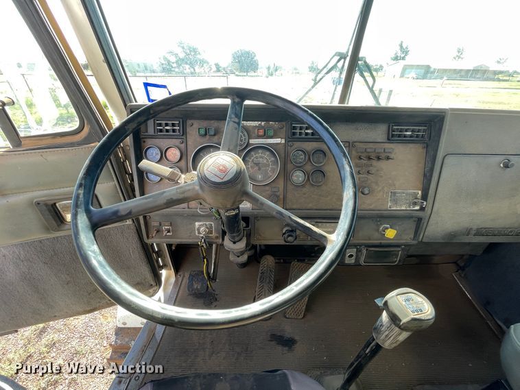 image for item DN5148 1995 Kenworth T450  dump truck