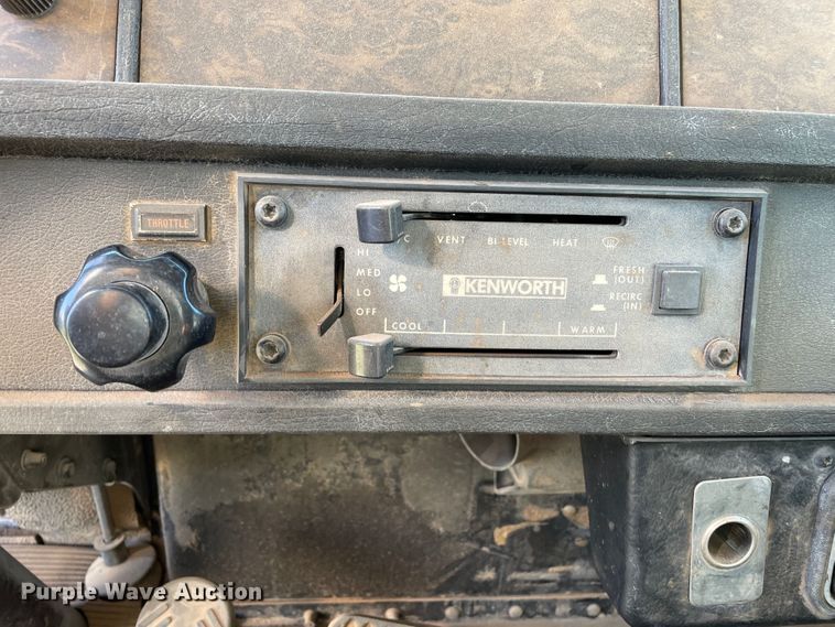 image for item DN5148 1995 Kenworth T450  dump truck