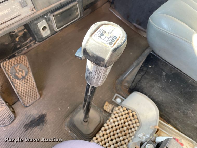 image for item DN5148 1995 Kenworth T450  dump truck