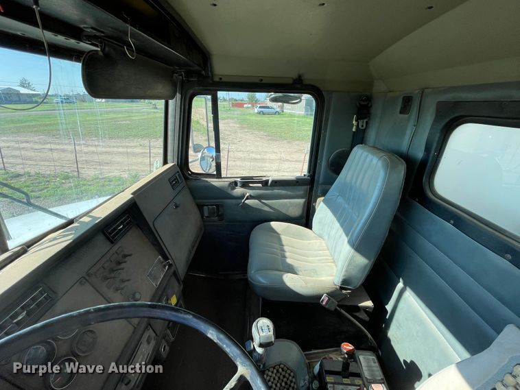 image for item DN5148 1995 Kenworth T450  dump truck