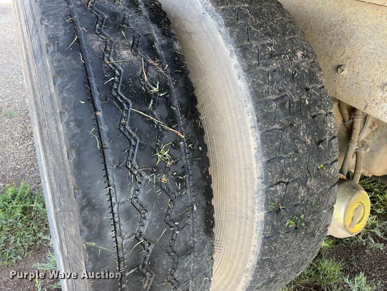 image for item DN5148 1995 Kenworth T450  dump truck