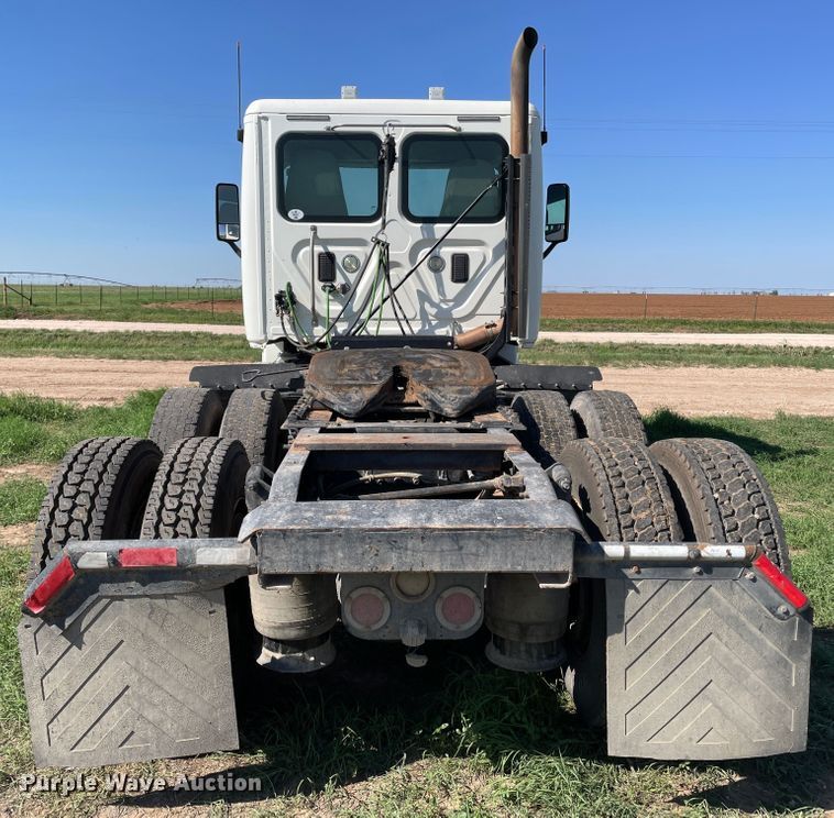 image for item DN5192 2011 Freightliner Cascadia 125  semi truck