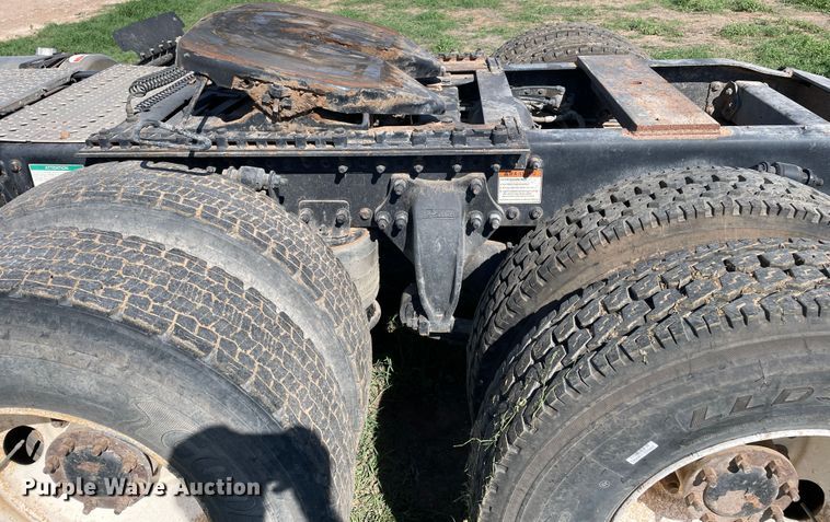 image for item DN5192 2011 Freightliner Cascadia 125  semi truck