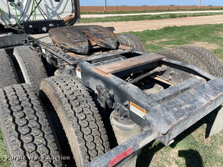 image for item DN5192 2011 Freightliner Cascadia 125  semi truck