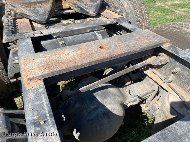 image for item DN5192 2011 Freightliner Cascadia 125  semi truck