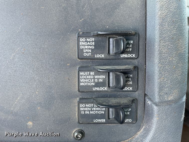 image for item DN5192 2011 Freightliner Cascadia 125  semi truck