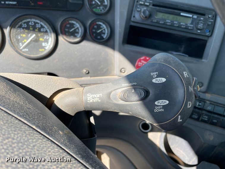 image for item DN5192 2011 Freightliner Cascadia 125  semi truck