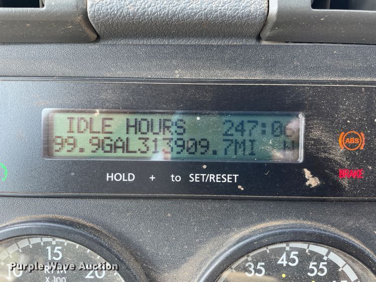 image for item DN5192 2011 Freightliner Cascadia 125  semi truck