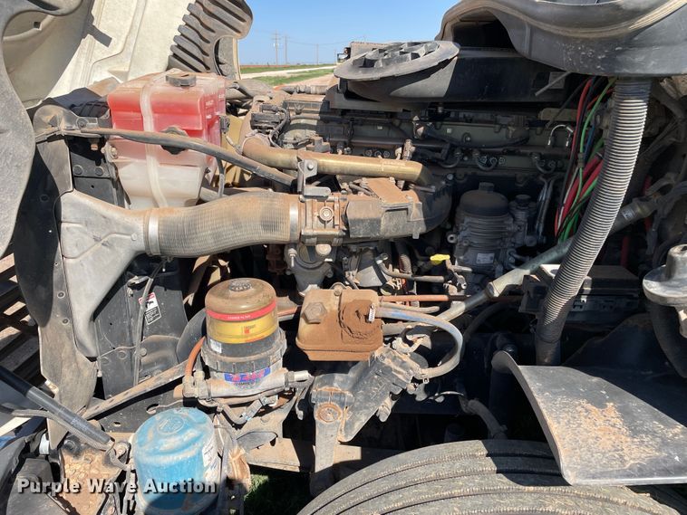 image for item DN5192 2011 Freightliner Cascadia 125  semi truck