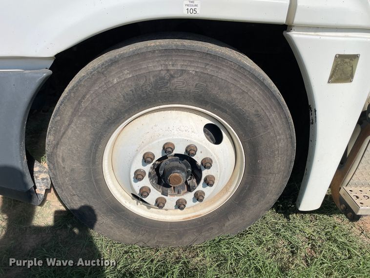 image for item DN5192 2011 Freightliner Cascadia 125  semi truck