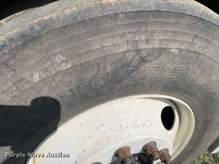 image for item DN5192 2011 Freightliner Cascadia 125  semi truck