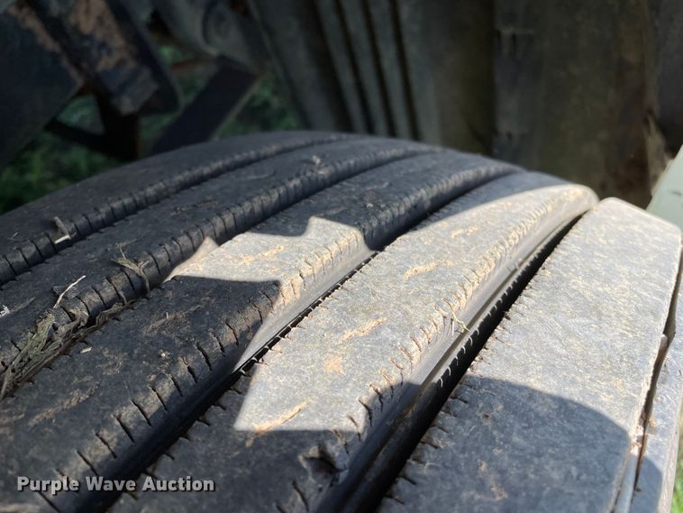 image for item DN5192 2011 Freightliner Cascadia 125  semi truck