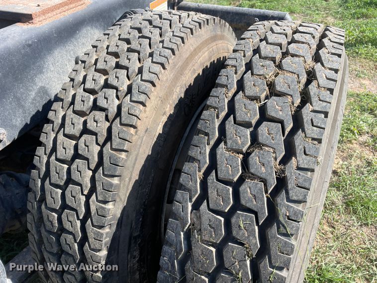 image for item DN5192 2011 Freightliner Cascadia 125  semi truck