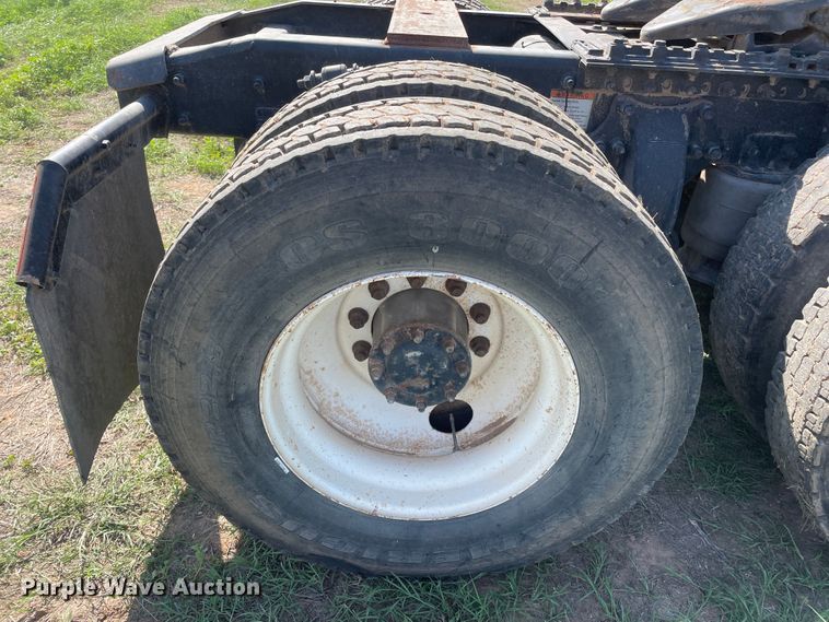 image for item DN5192 2011 Freightliner Cascadia 125  semi truck