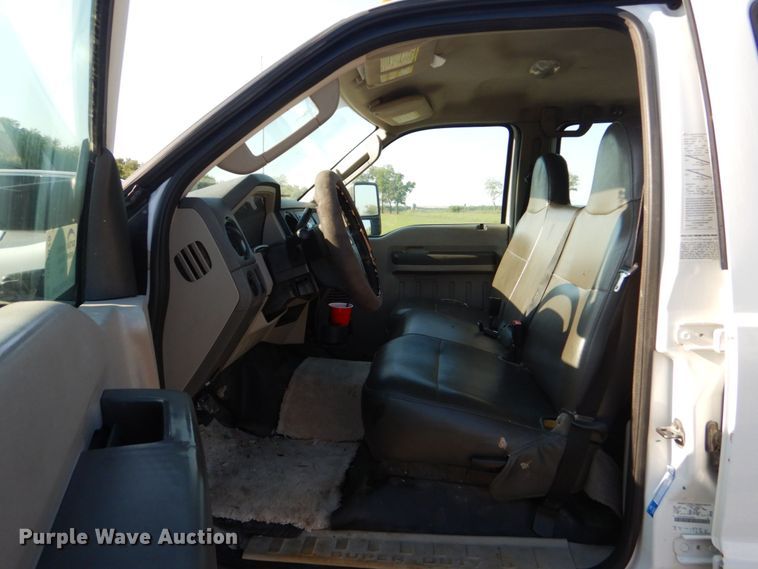 image for item DO1575 2010 Ford F450 Super Duty  flatbed truck