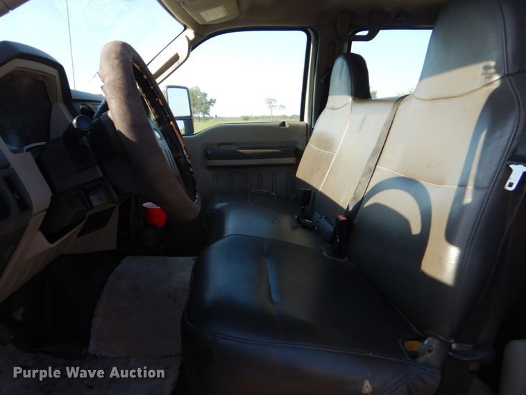 image for item DO1575 2010 Ford F450 Super Duty  flatbed truck