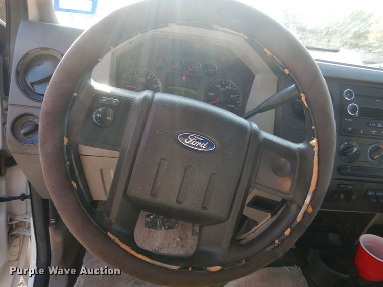 image for item DO1575 2010 Ford F450 Super Duty  flatbed truck