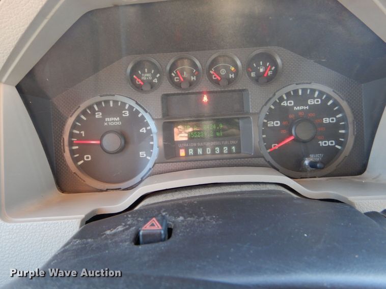 image for item DO1575 2010 Ford F450 Super Duty  flatbed truck