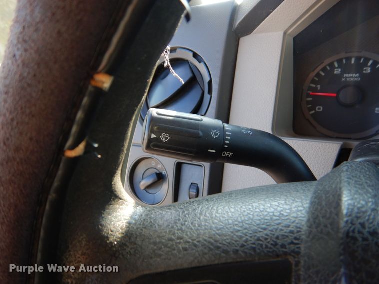 image for item DO1575 2010 Ford F450 Super Duty  flatbed truck