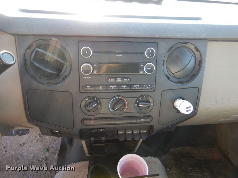 image for item DO1575 2010 Ford F450 Super Duty  flatbed truck