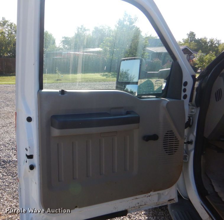 image for item DO1575 2010 Ford F450 Super Duty  flatbed truck