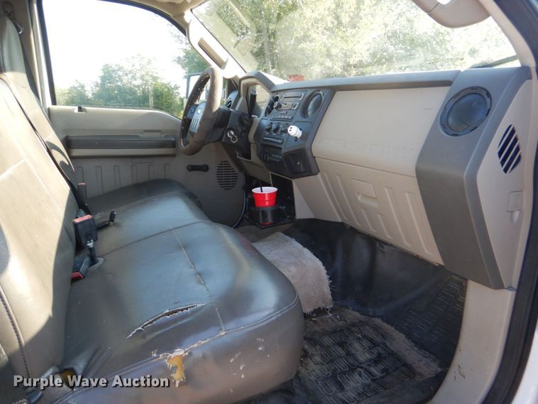 image for item DO1575 2010 Ford F450 Super Duty  flatbed truck