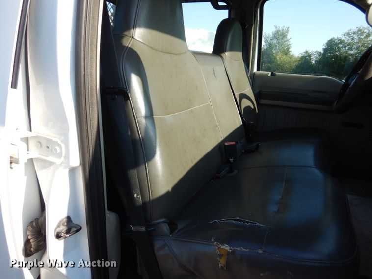 image for item DO1575 2010 Ford F450 Super Duty  flatbed truck