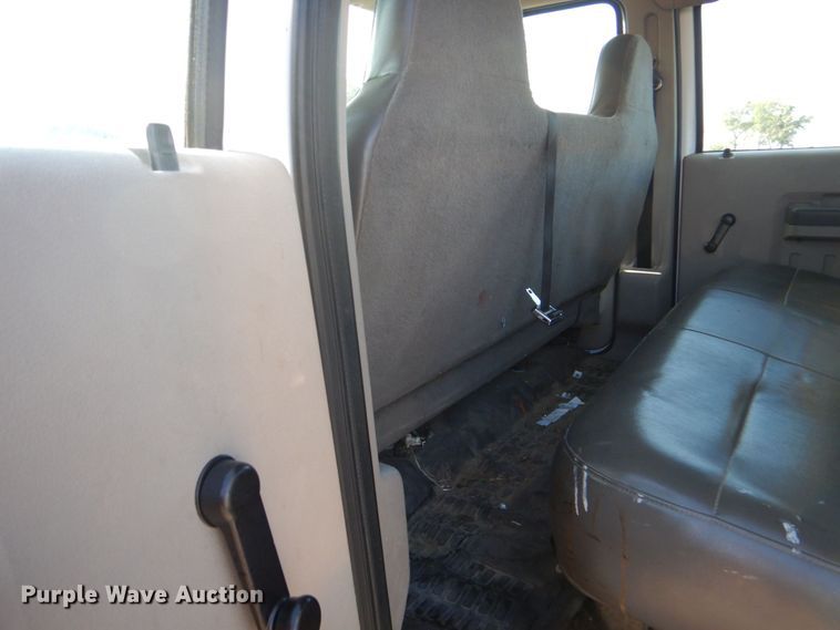 image for item DO1575 2010 Ford F450 Super Duty  flatbed truck