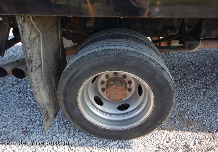 image for item DO1575 2010 Ford F450 Super Duty  flatbed truck